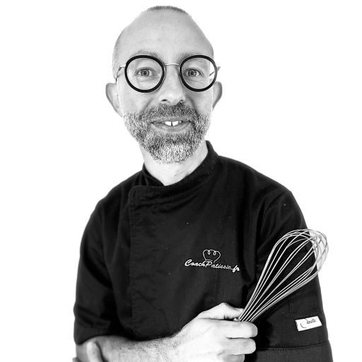 cropped moi patissier carre small.jpg